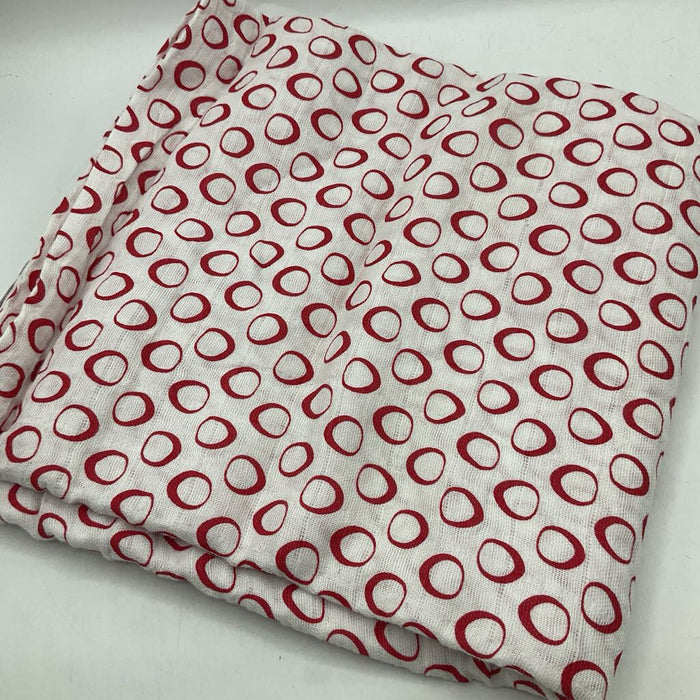 Aden + Anais White/Red Circle Pattern Muslin Blanket