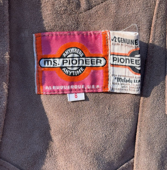 Ms. Pioneer Short Small/Kid's Leather Fringe Jacket With Beads