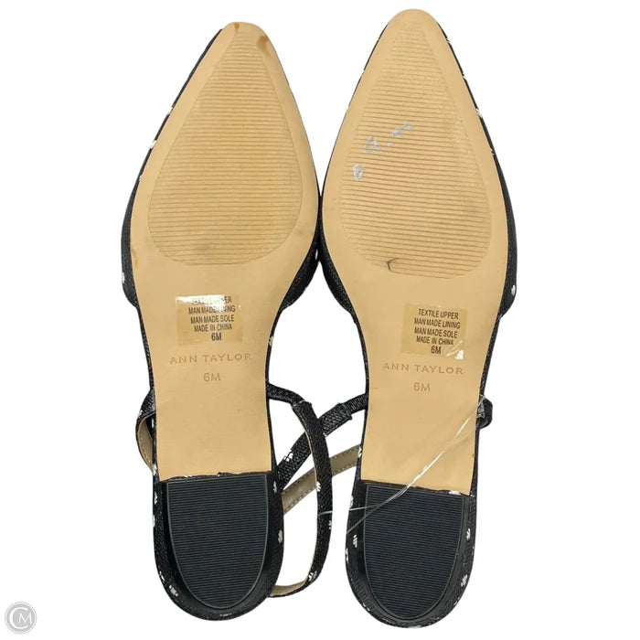 Shoes Flats By Ann Taylor In Black & White, Size: 6