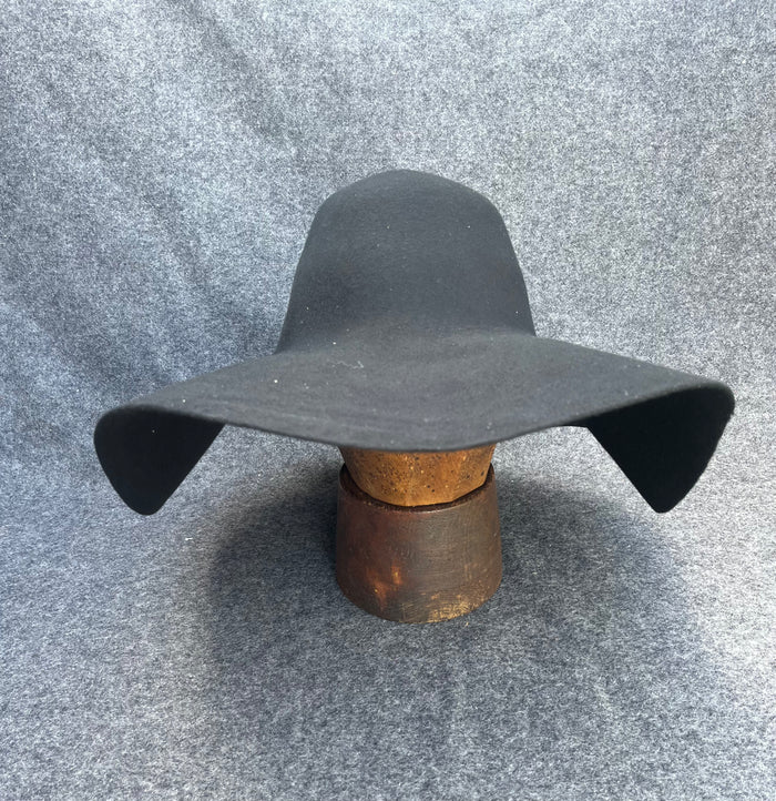 Hat Caplin Black Small, Hatt kaplin