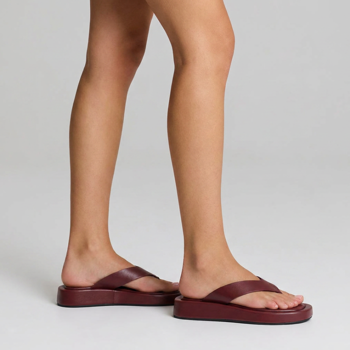 Bouncer II Flatform Thongs - Berry Red