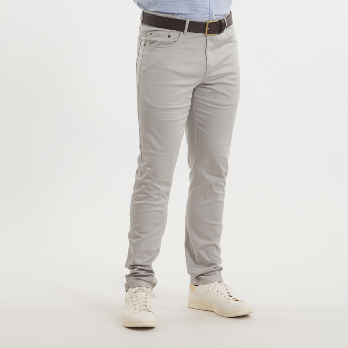 Light Gray | ON MODEL FRONT
