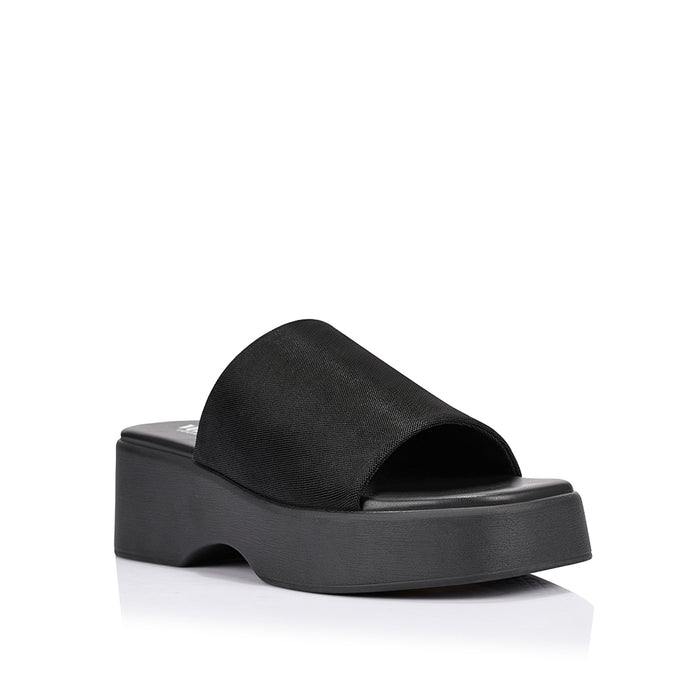 Cherry Flatform Slides - Black Mesh