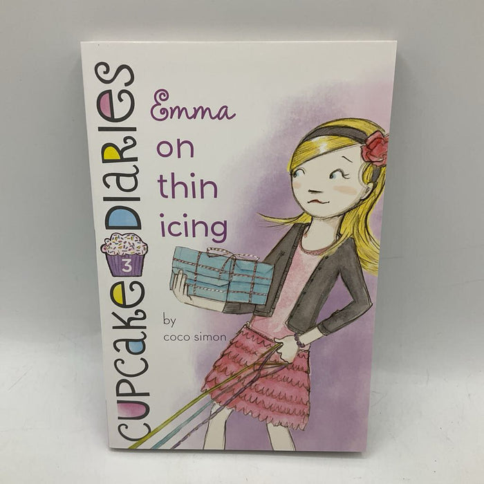 Cupcake Diaries: Emma On Thin Icing (paperback)