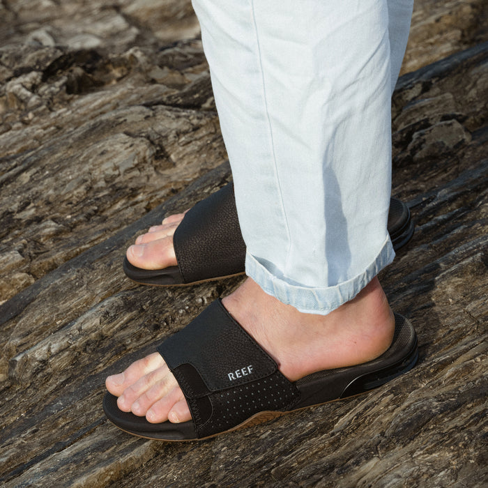 Fanning Slide - Black/Silver - Top View
