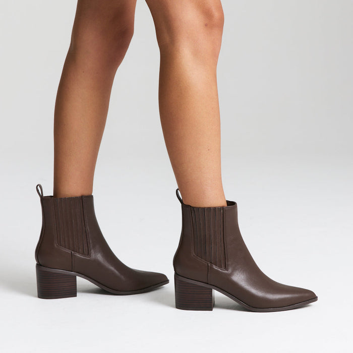 Fillipin Chelsea Ankle Boots - Chocolate Brown