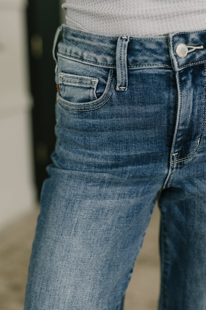 Holly Mid Rise Straight Jeans Ave Shops- Tilden Co.
