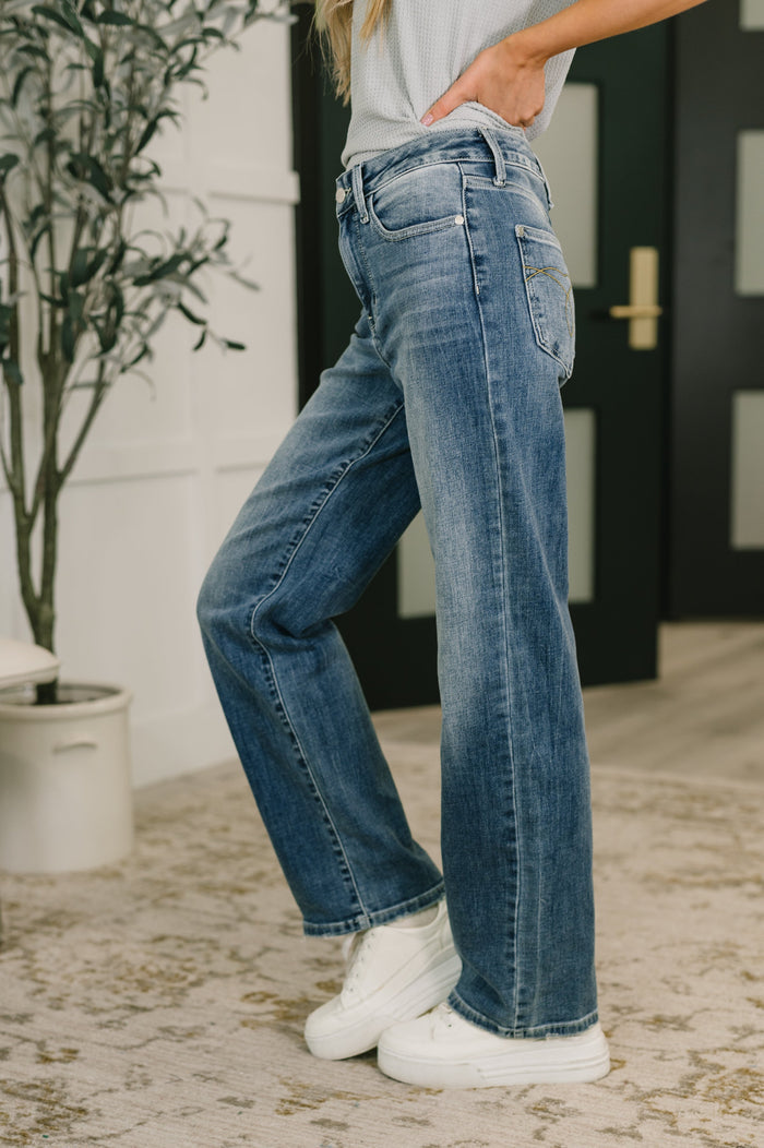 Holly Mid Rise Straight Jeans Ave Shops- Tilden Co.