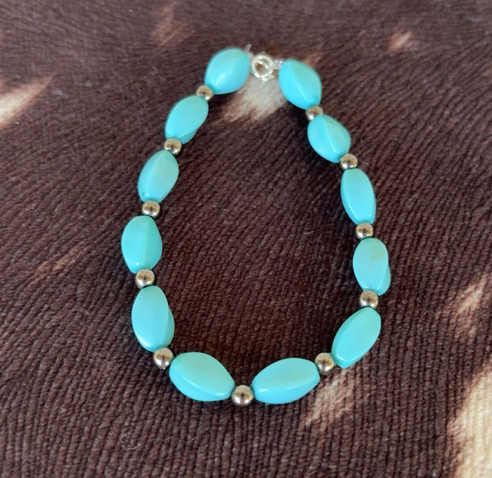 Plastic Teal & Metal Bead Bracelet