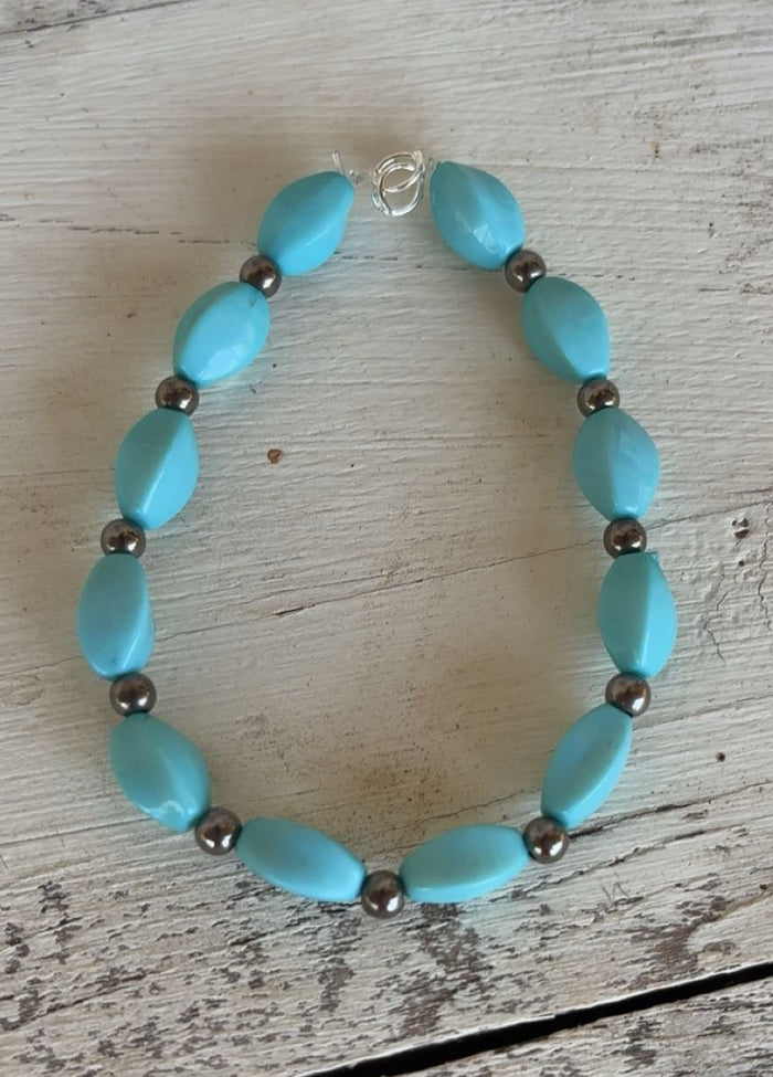 Plastic Teal & Metal Bead Bracelet