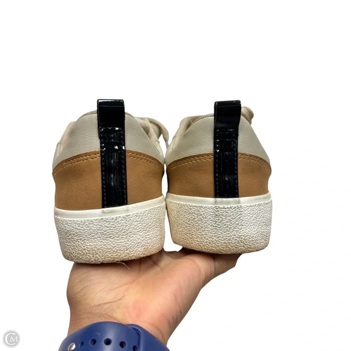 Shoes Sneakers By Drivein In Tan, Size: 7