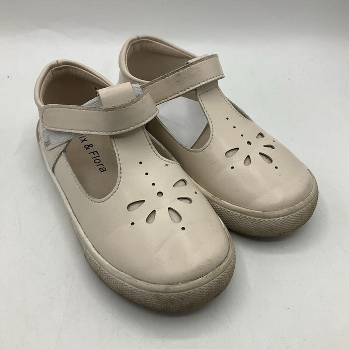 Size 10: Felix & Flora Creme Mary Jane Shoes