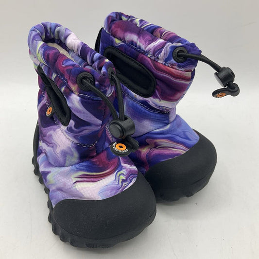 Size 4: Bogs Purple Swirl Lined Snow Boots