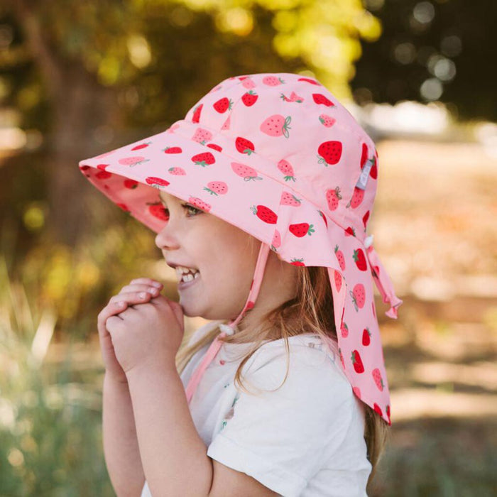 Size L (2-5 years): Jan & Jul Aqua Dry Adventure Hat - PINK STRAWBERRY