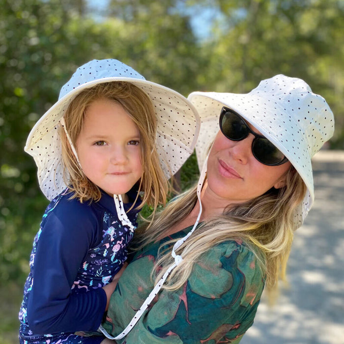 Size M (6-24m): Jan & Jul Cotton Xplorer Hat - DOTS