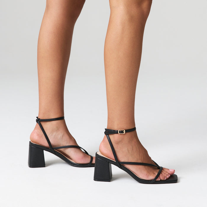 Status Block Heel Sandals - Black