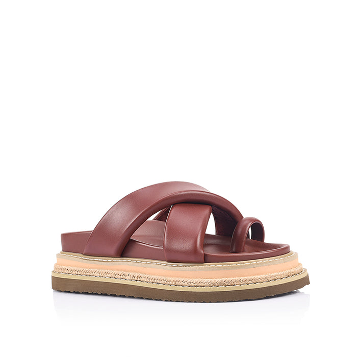 Women's platform sandal with crossover straps and toe ring in berry