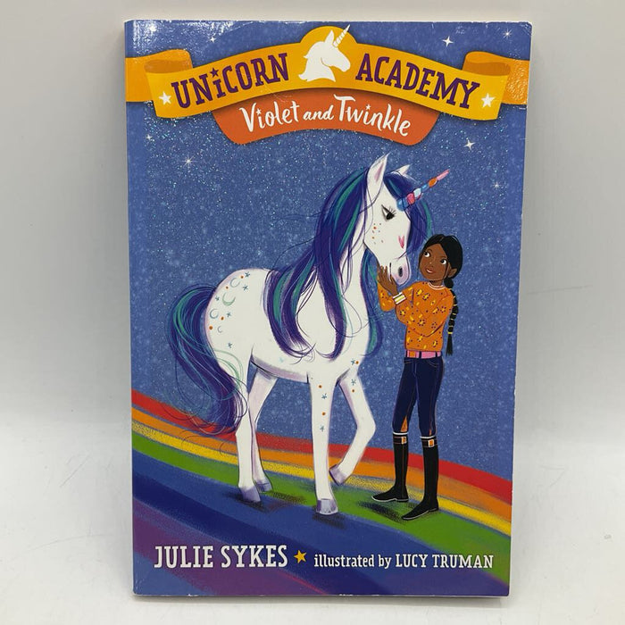 Unicorn Academy: Violet And Twinkle (paperback)