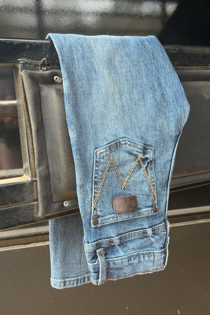 Wrangler Retro Relaxed Boot Light Wash Jeans