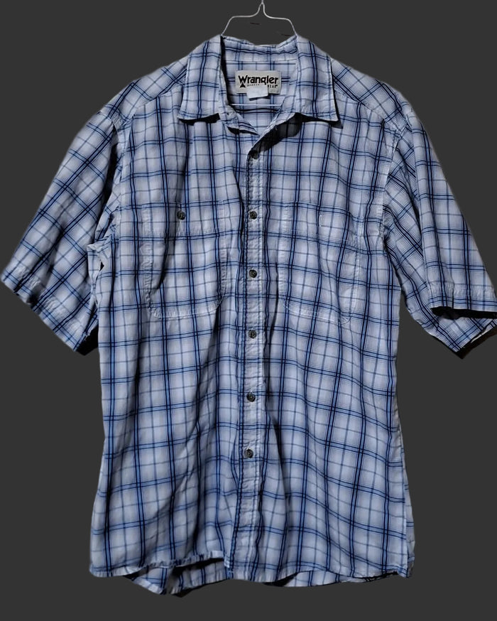 Wrangler Rugged Wear Men's Blue and White Short Sleeve Plaid